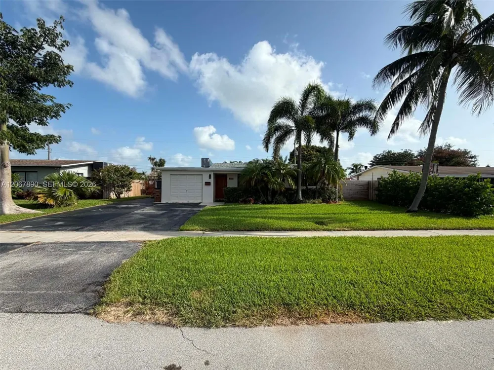 401 SE 3rd Pl Deerfield Beach, FL 33441