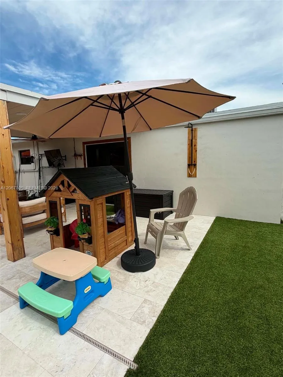 401 SE 3rd Pl Deerfield Beach, FL 33441