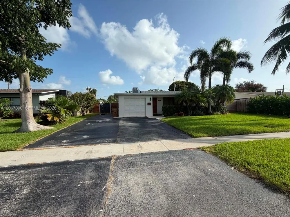 401 SE 3rd Pl Deerfield Beach, FL 33441