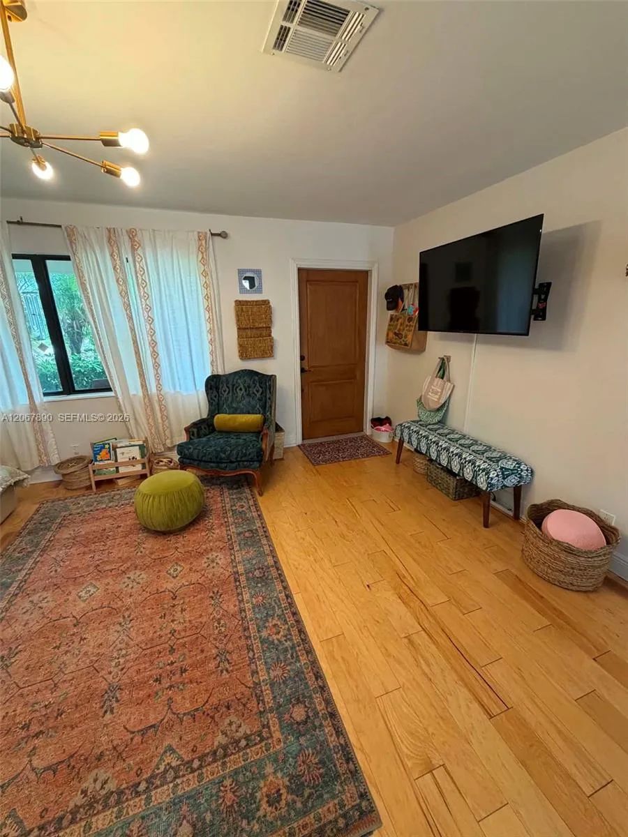 401 SE 3rd Pl Deerfield Beach, FL 33441