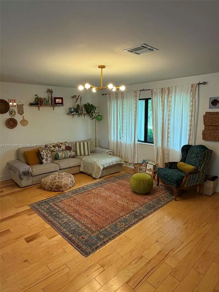 401 SE 3rd Pl Deerfield Beach, FL 33441