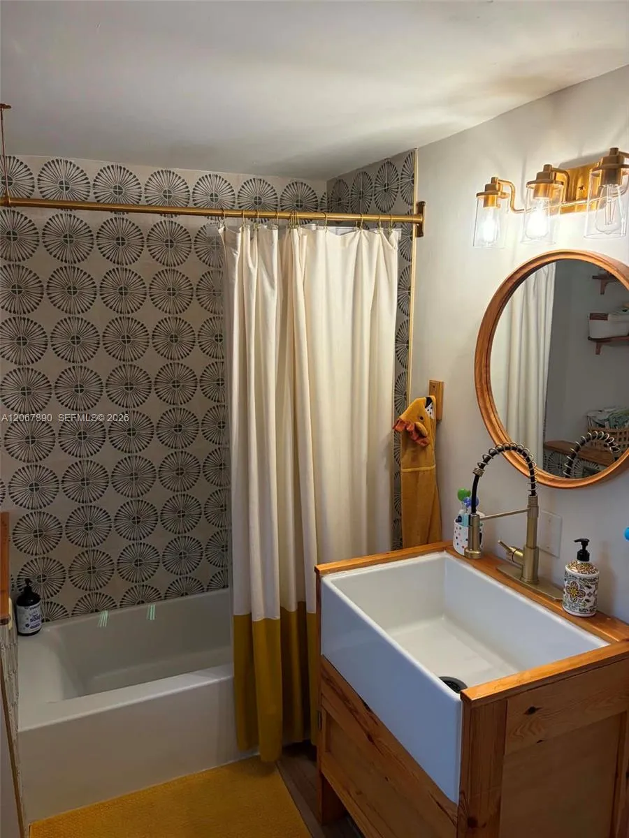 401 SE 3rd Pl Deerfield Beach, FL 33441