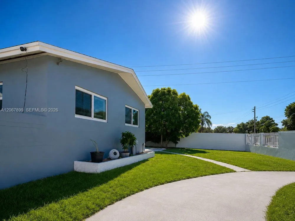 12400 SW 184th St Miami, FL 33177