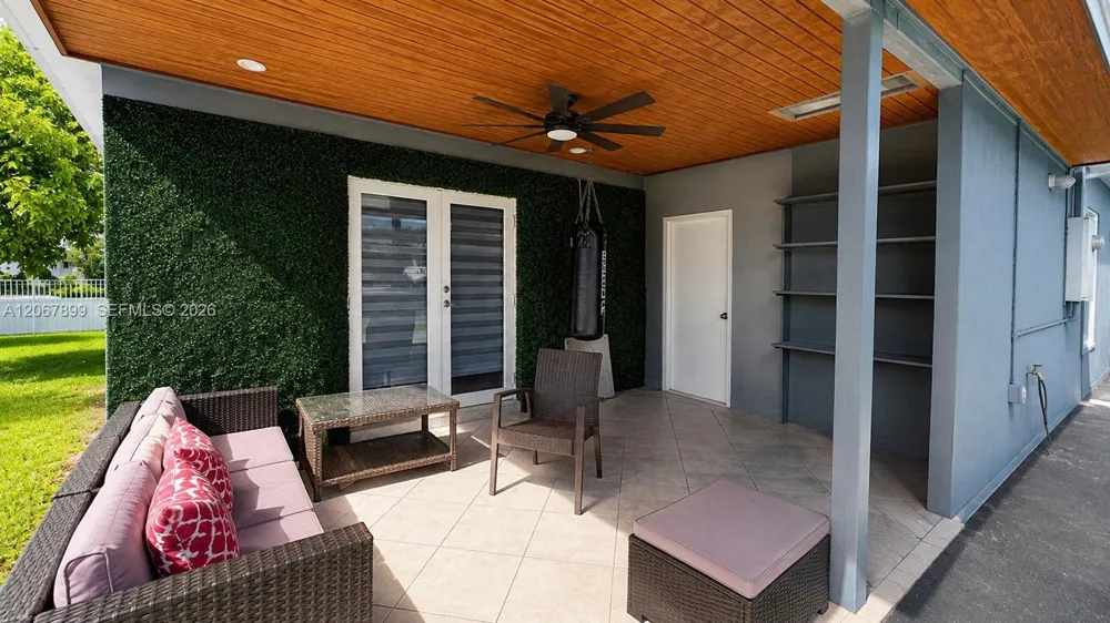 12400 SW 184th St Miami, FL 33177