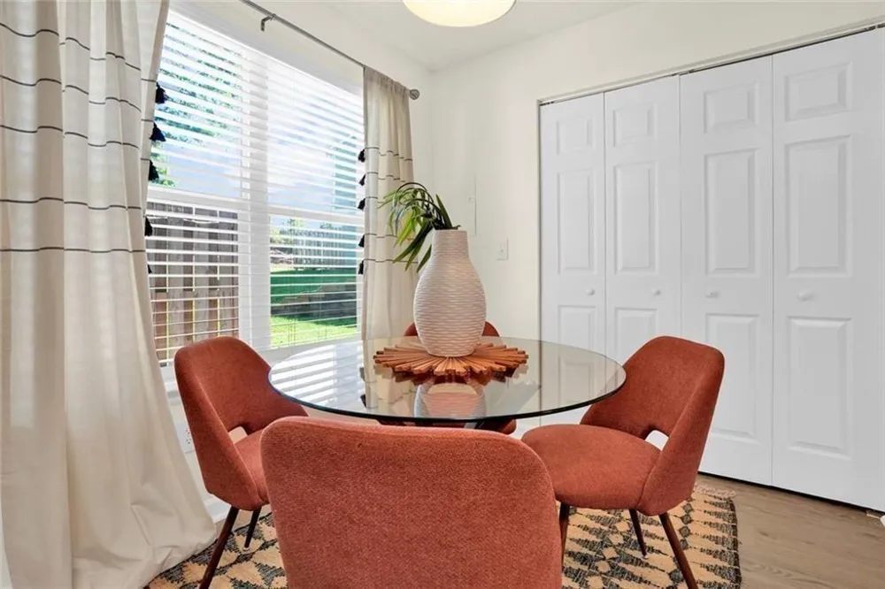 604 Ivey Court #B Woodstock, GA 30188
