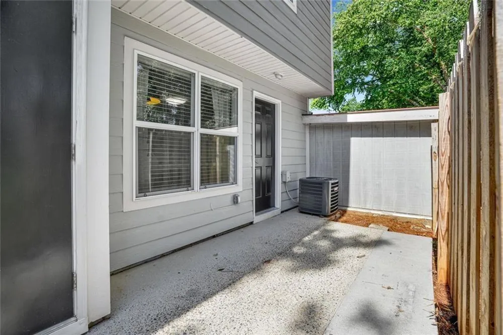 604 Ivey Court #B Woodstock, GA 30188
