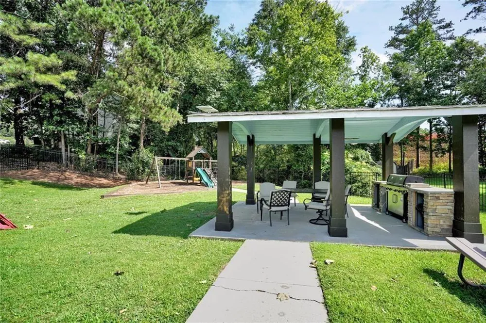 604 Ivey Court #B Woodstock, GA 30188