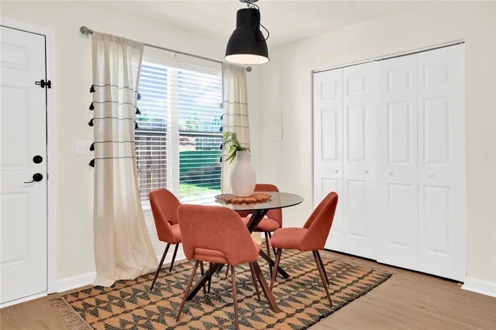 604 Ivey Court #B Woodstock, GA 30188