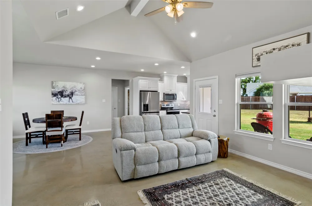 108 Daisy Court Paradise, TX 76073