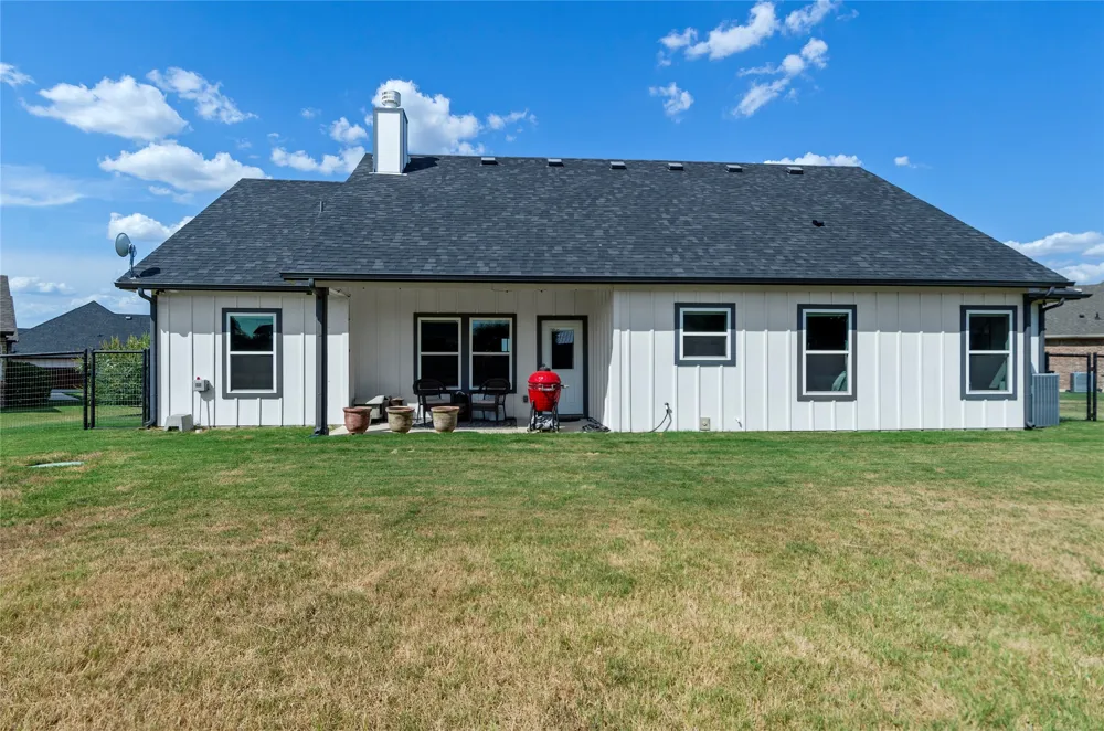 108 Daisy Court Paradise, TX 76073