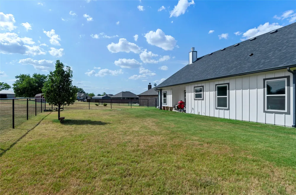 108 Daisy Court Paradise, TX 76073