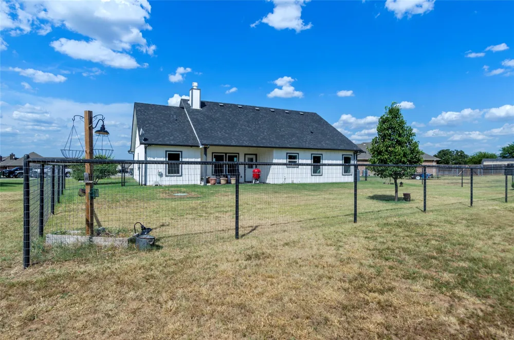 108 Daisy Court Paradise, TX 76073