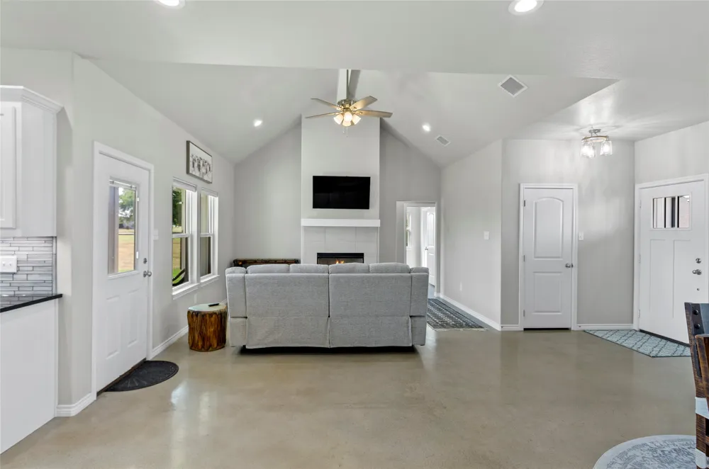 108 Daisy Court Paradise, TX 76073