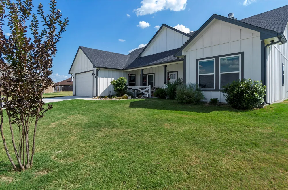 108 Daisy Court Paradise, TX 76073