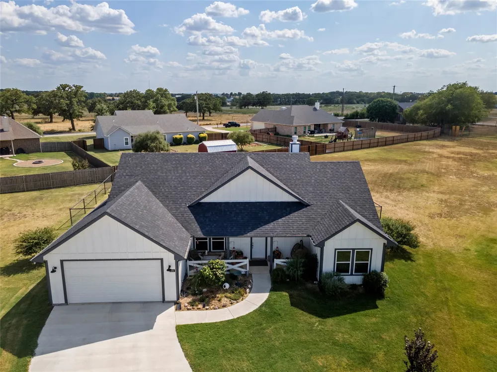 108 Daisy Court Paradise, TX 76073