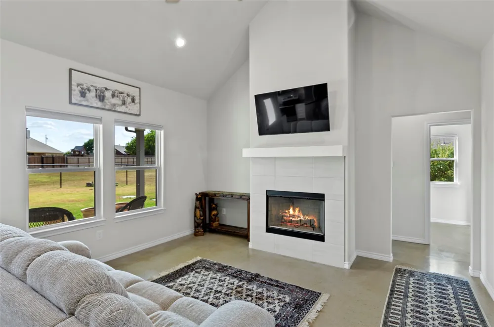 108 Daisy Court Paradise, TX 76073
