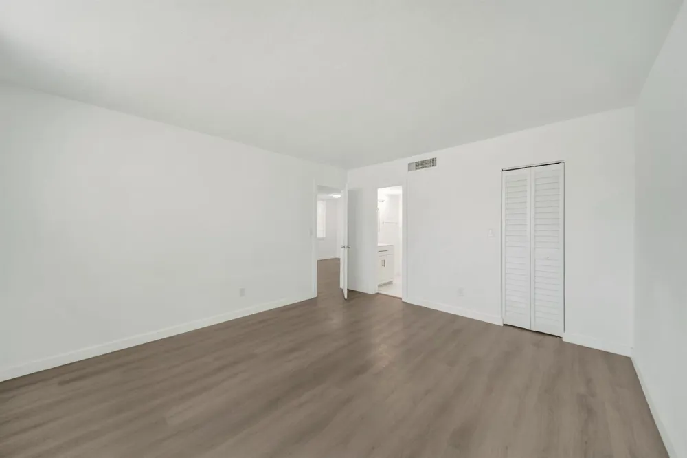 6001 NW 61st Avenue #112 Tamarac, FL 33319