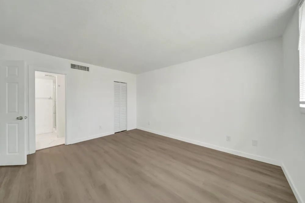 6001 NW 61st Avenue #112 Tamarac, FL 33319