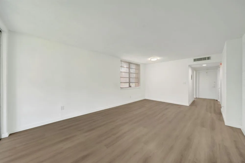 6001 NW 61st Avenue #112 Tamarac, FL 33319