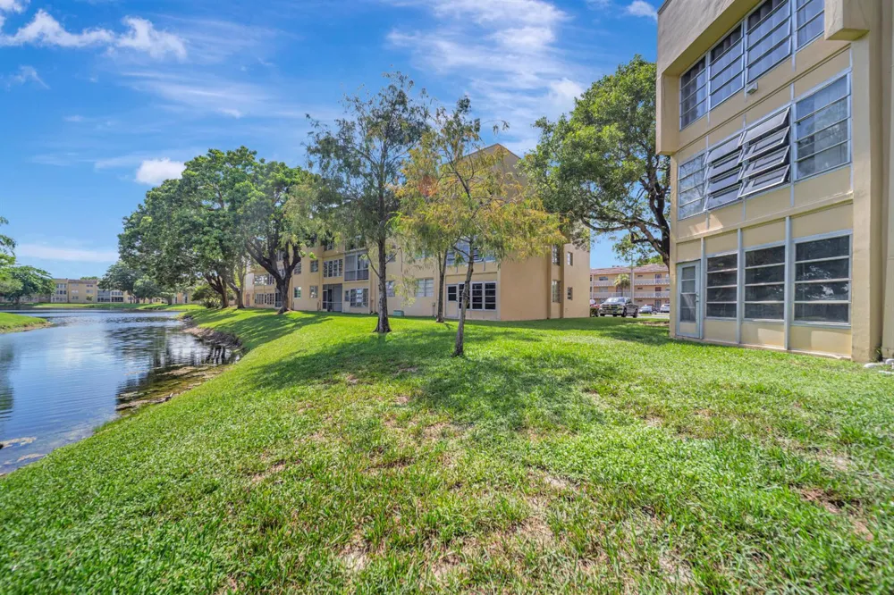 6001 NW 61st Avenue #112 Tamarac, FL 33319