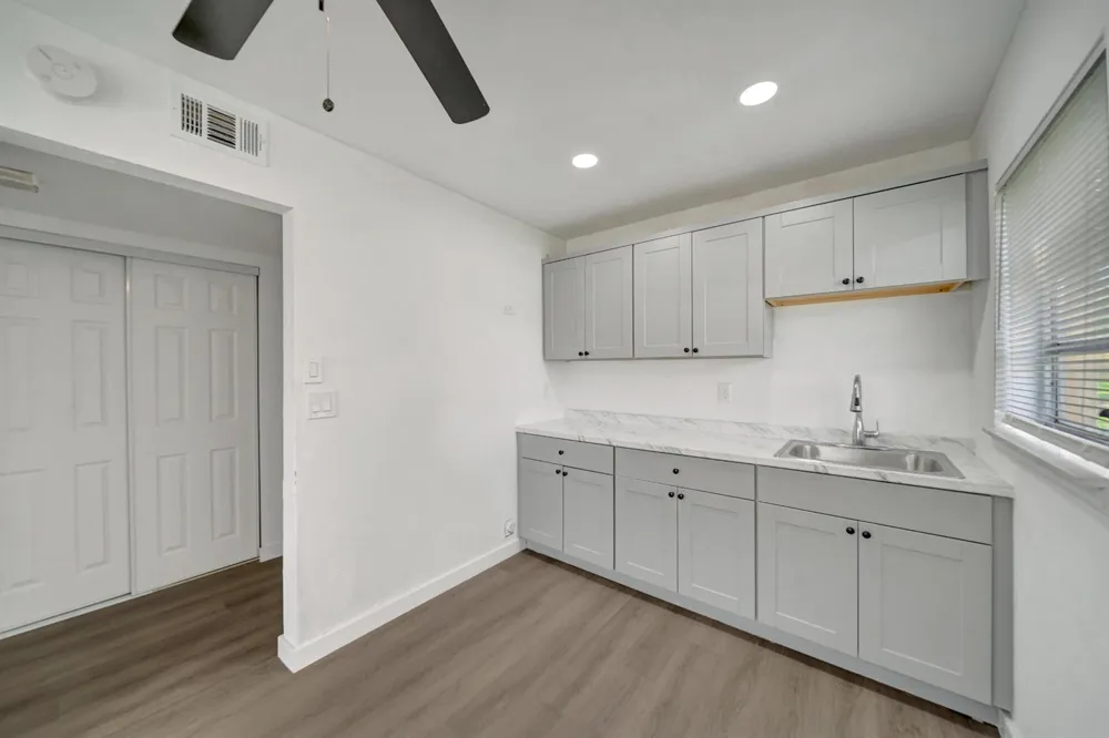 6001 NW 61st Avenue #112 Tamarac, FL 33319