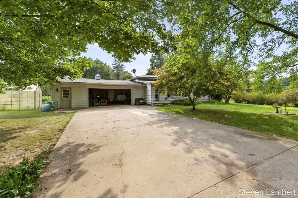 8757 M-40 Pine Grove Township, MI 49055