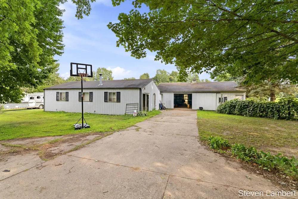 8757 M-40 Pine Grove Township, MI 49055