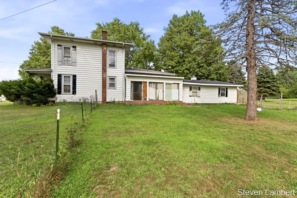 8757 M-40 Pine Grove Township, MI 49055