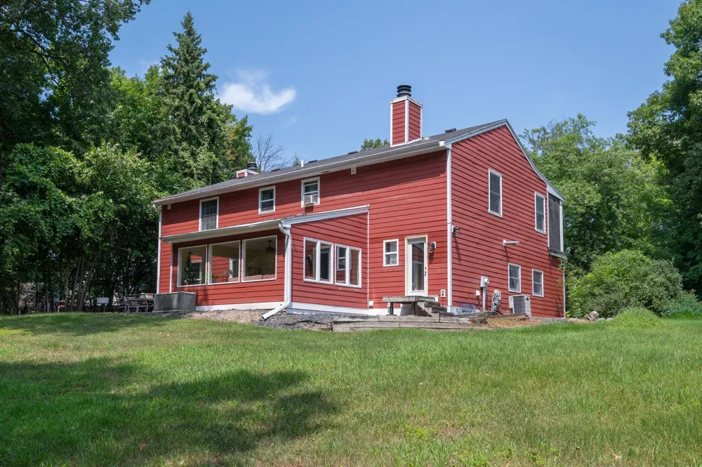 2530 Old Beach Road Wayzata, MN 55391