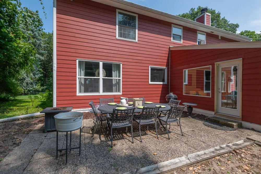 2530 Old Beach Road Wayzata, MN 55391