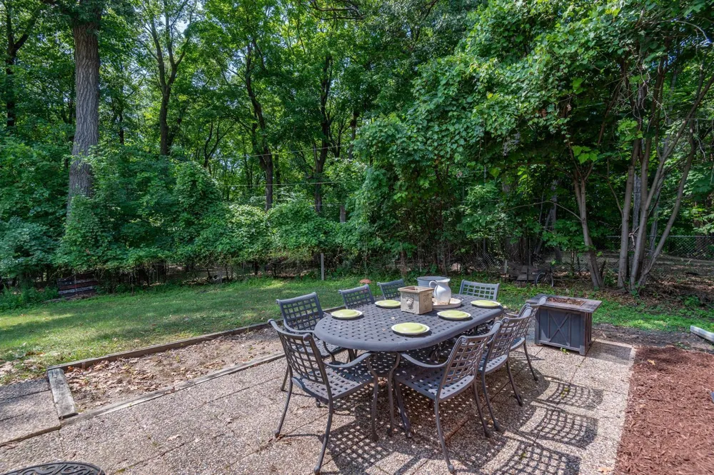 2530 Old Beach Road Wayzata, MN 55391