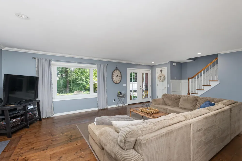 2530 Old Beach Road Wayzata, MN 55391
