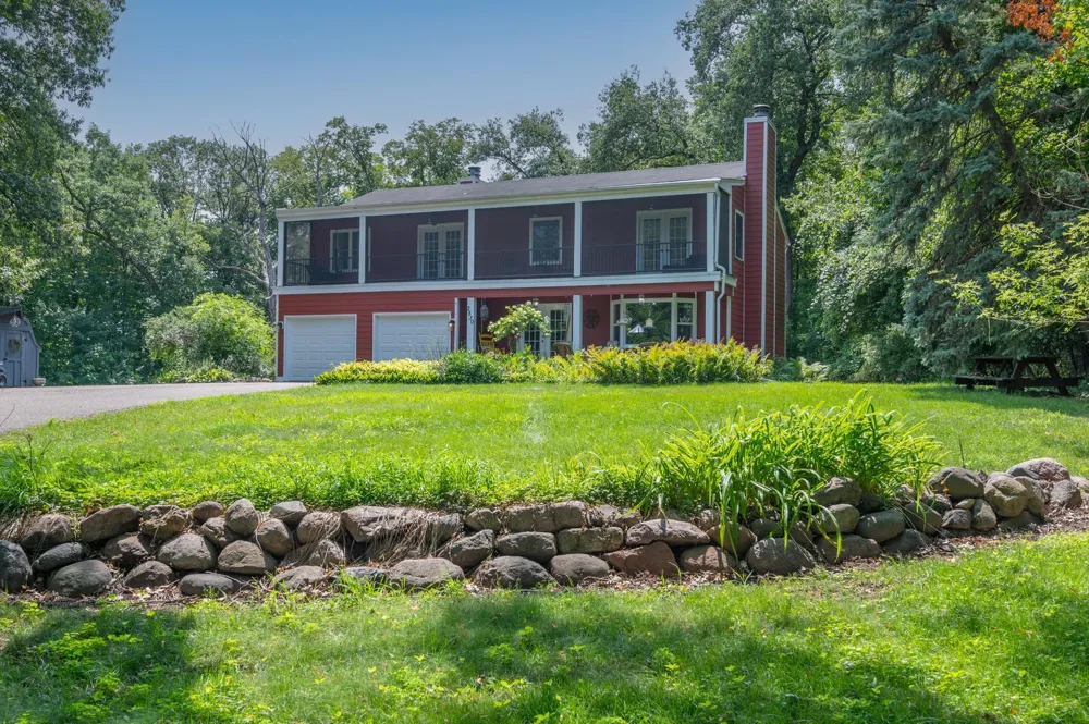 2530 Old Beach Road Wayzata, MN 55391