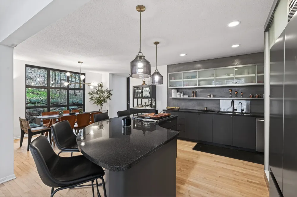 19750 Waterford Place Excelsior, MN 55331