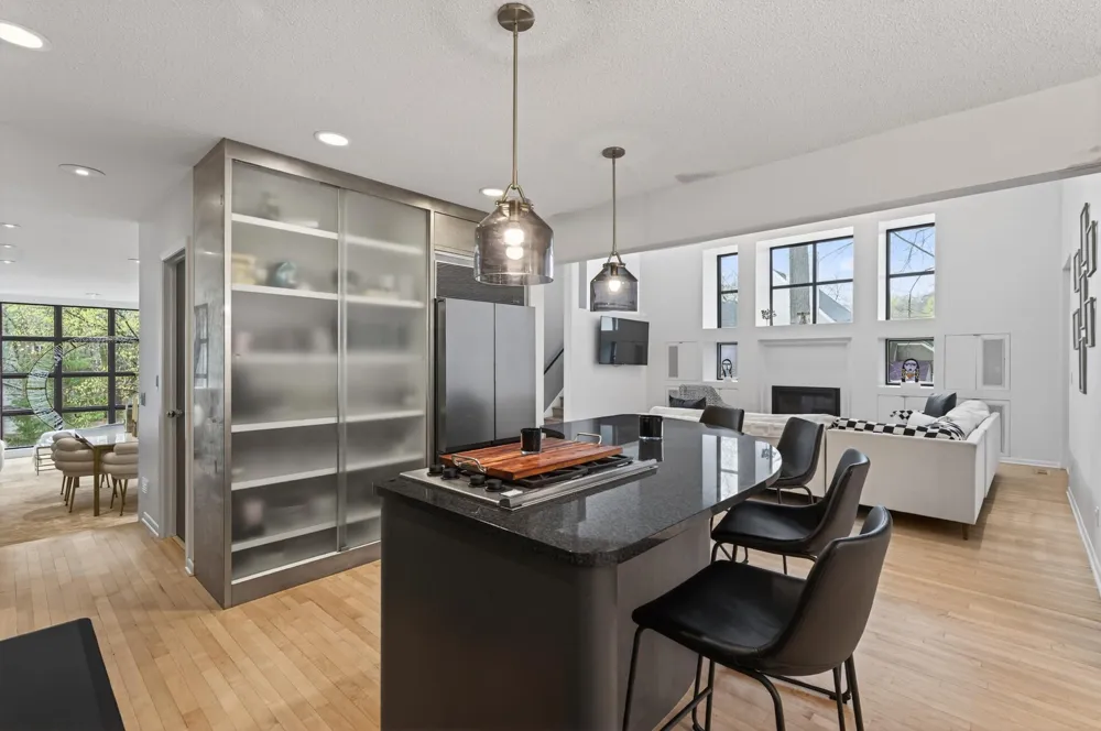 19750 Waterford Place Excelsior, MN 55331