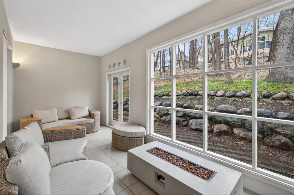 19750 Waterford Place Excelsior, MN 55331