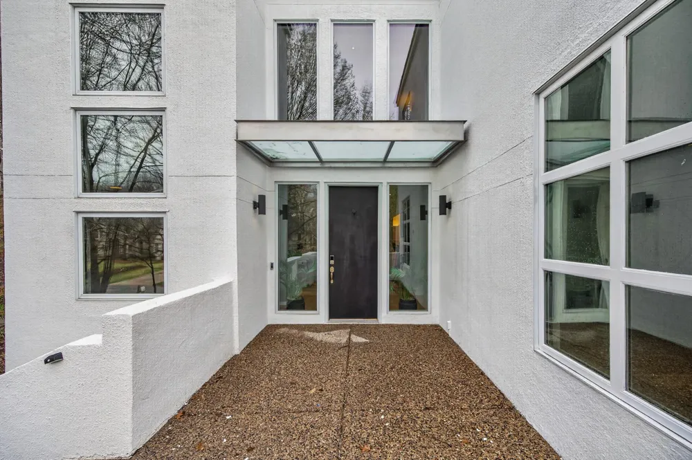 19750 Waterford Place Excelsior, MN 55331