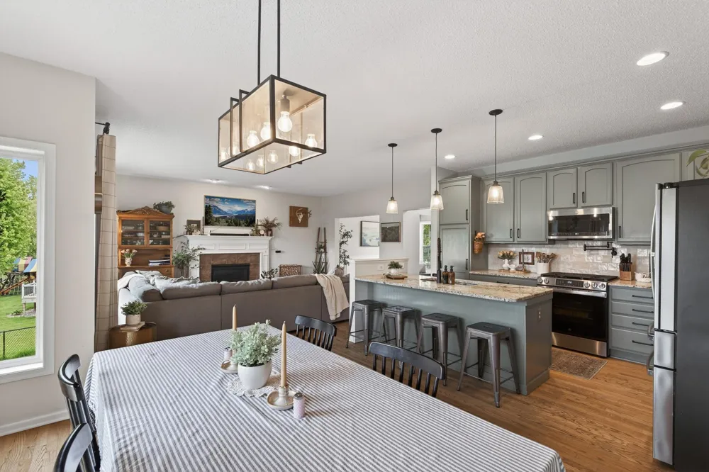 6698 Mackenzie Avenue NE Albertville, MN 55301