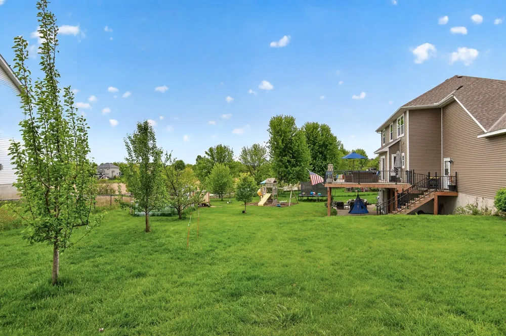 6698 Mackenzie Avenue NE Albertville, MN 55301