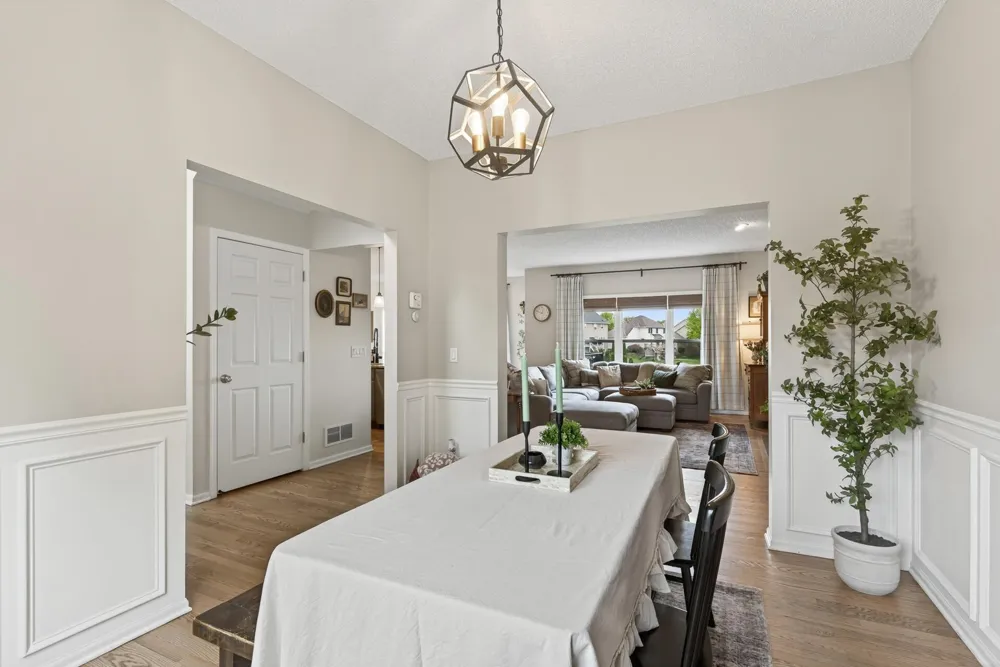 6698 Mackenzie Avenue NE Albertville, MN 55301