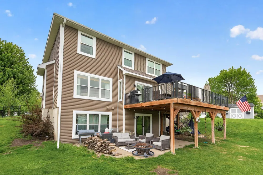 6698 Mackenzie Avenue NE Albertville, MN 55301