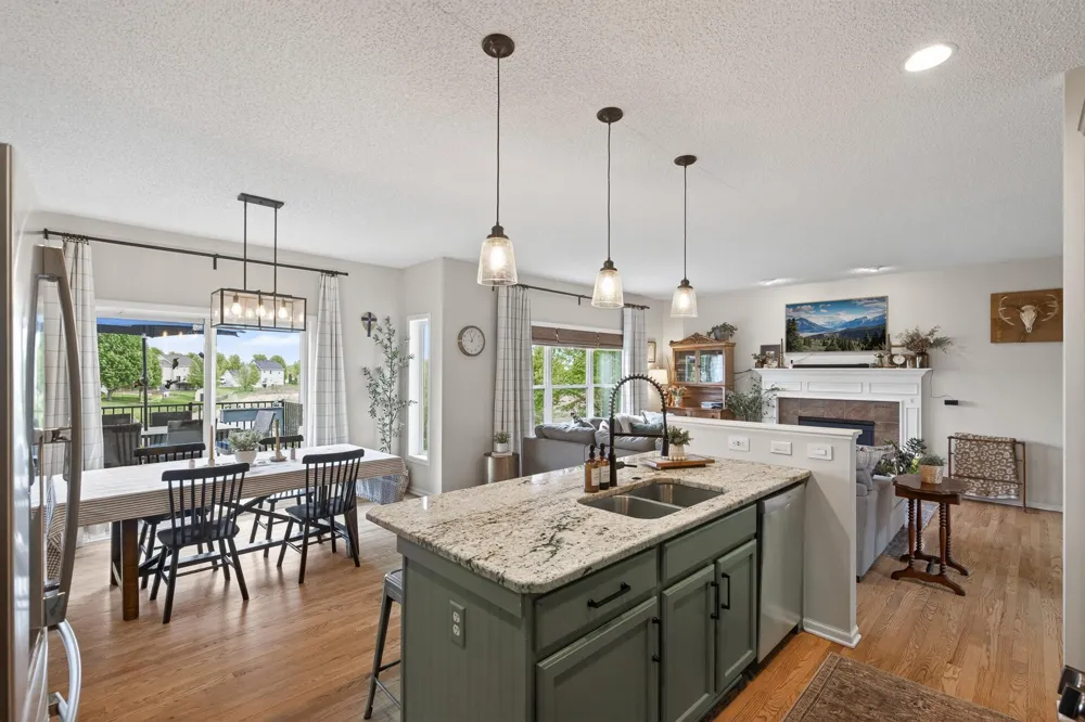6698 Mackenzie Avenue NE Albertville, MN 55301