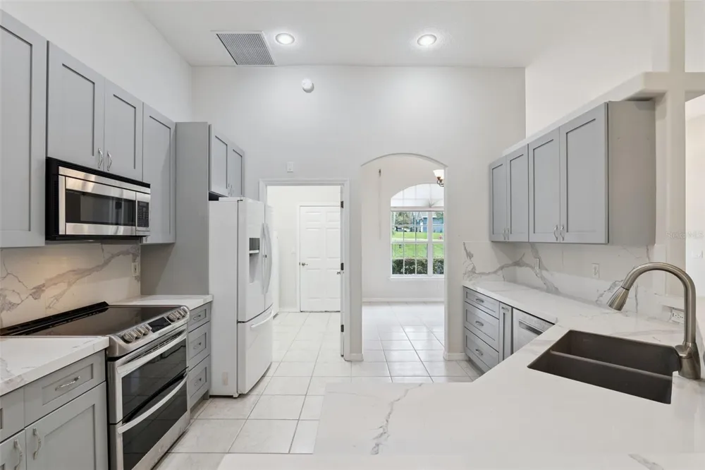 10308 CALLE DE FLORES DRIVE Clermont, FL 34711