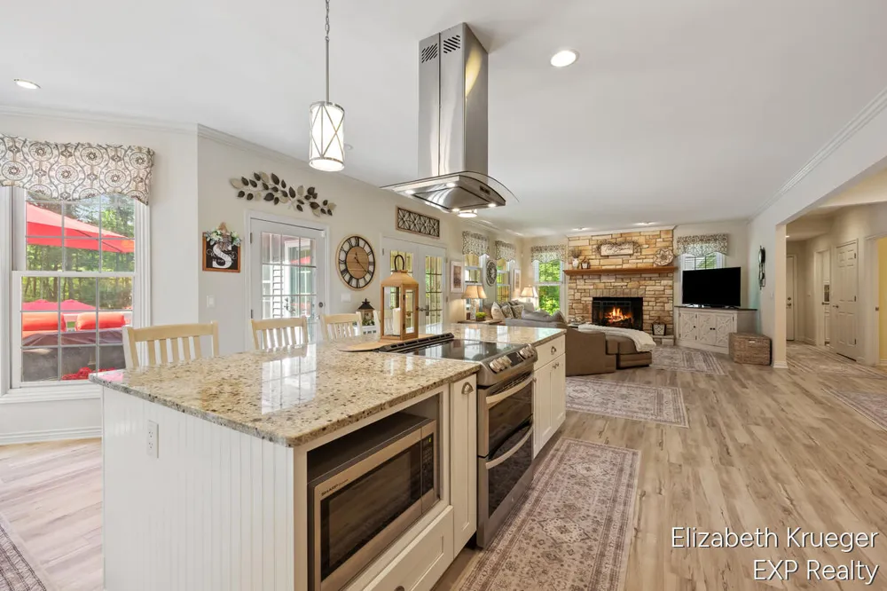 8350 Winterforest Drive NE Rockford, MI 49341