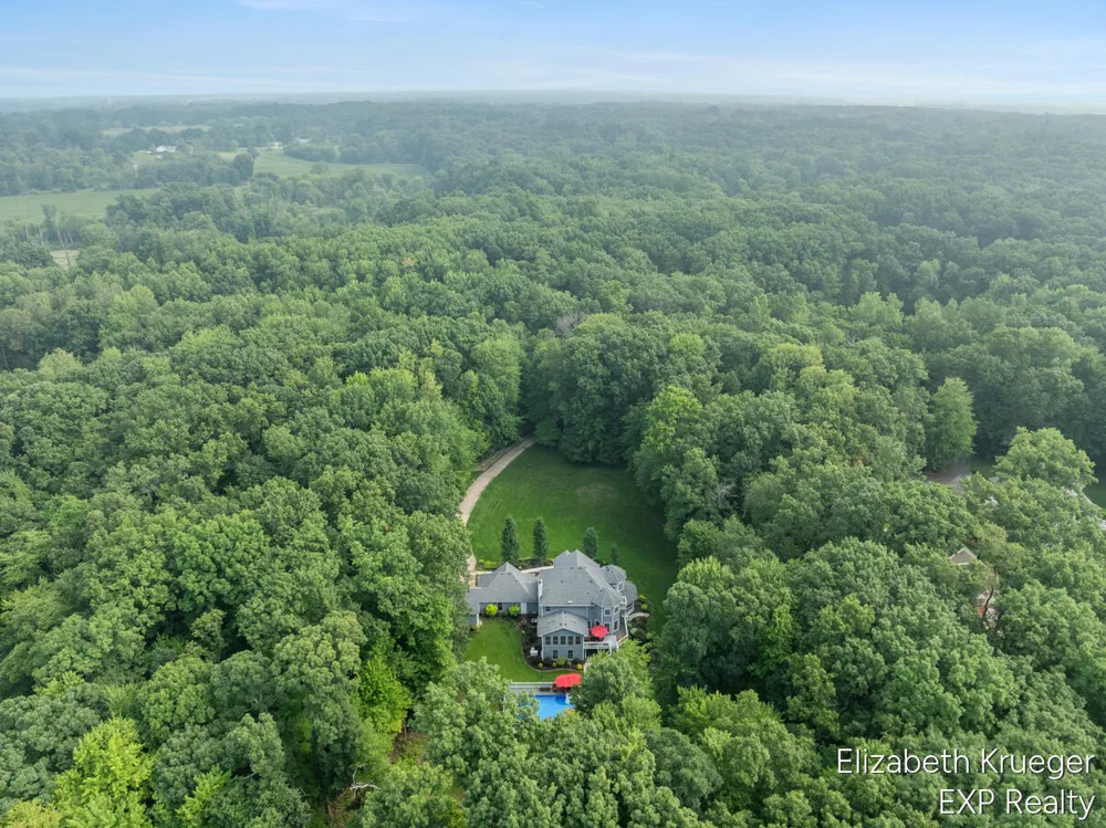 8350 Winterforest Drive NE Rockford, MI 49341