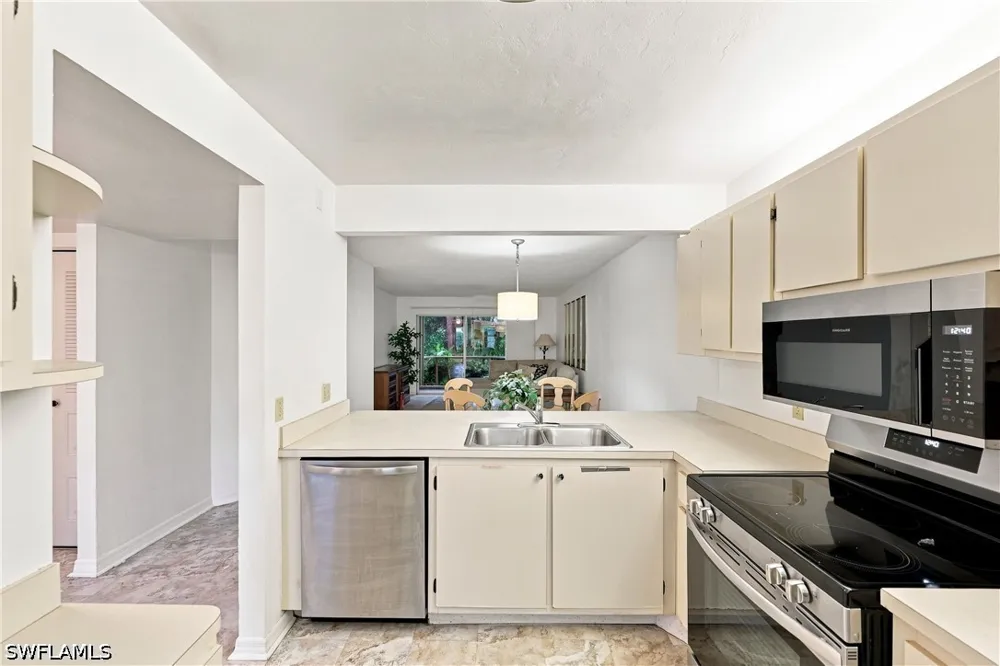 Kings Lake Boulevard #2-103 Naples, FL 34112