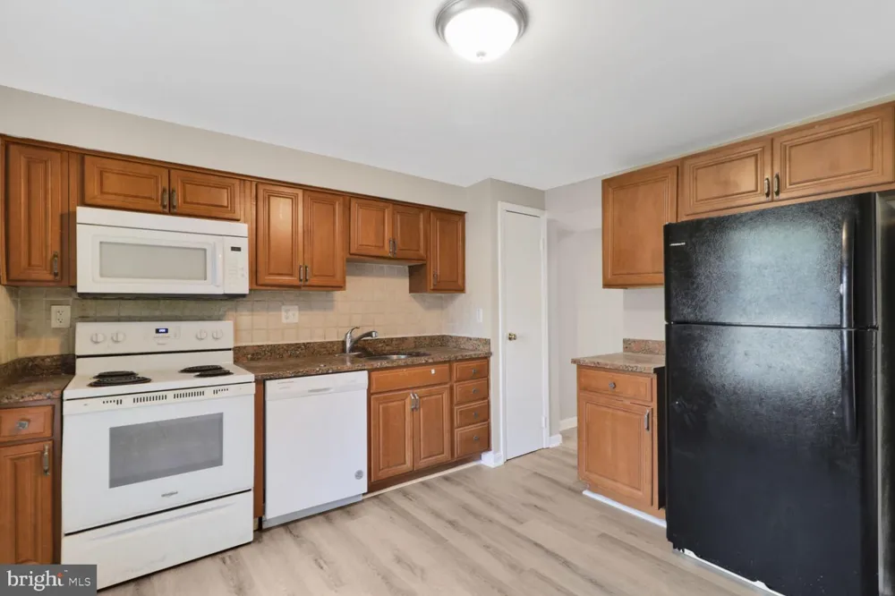 8507 CASTLEMILL CIRCLE Nottingham, MD 21236