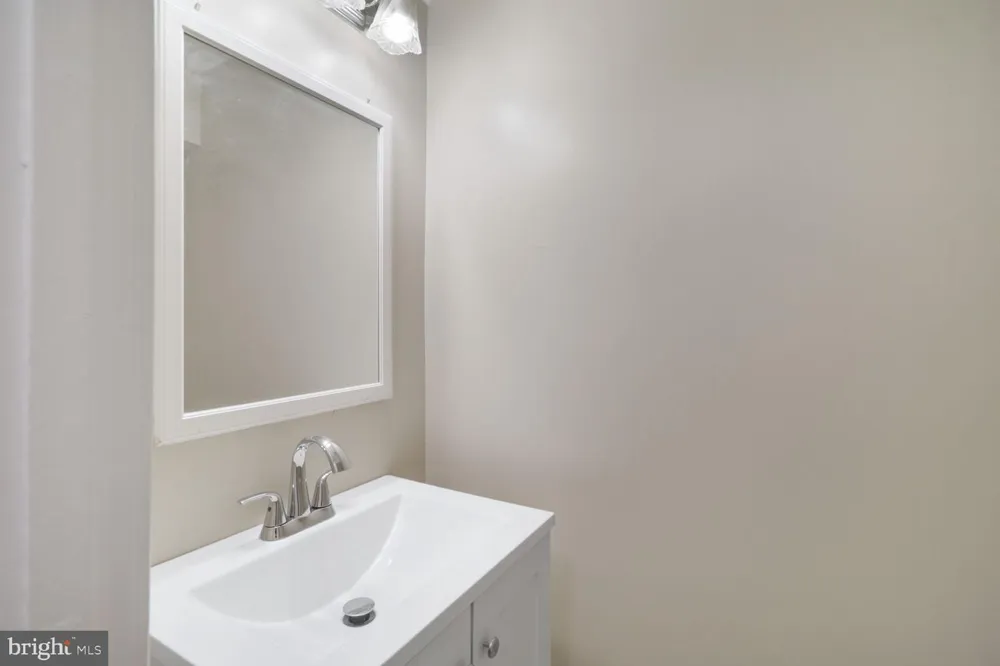 8507 CASTLEMILL CIRCLE Nottingham, MD 21236