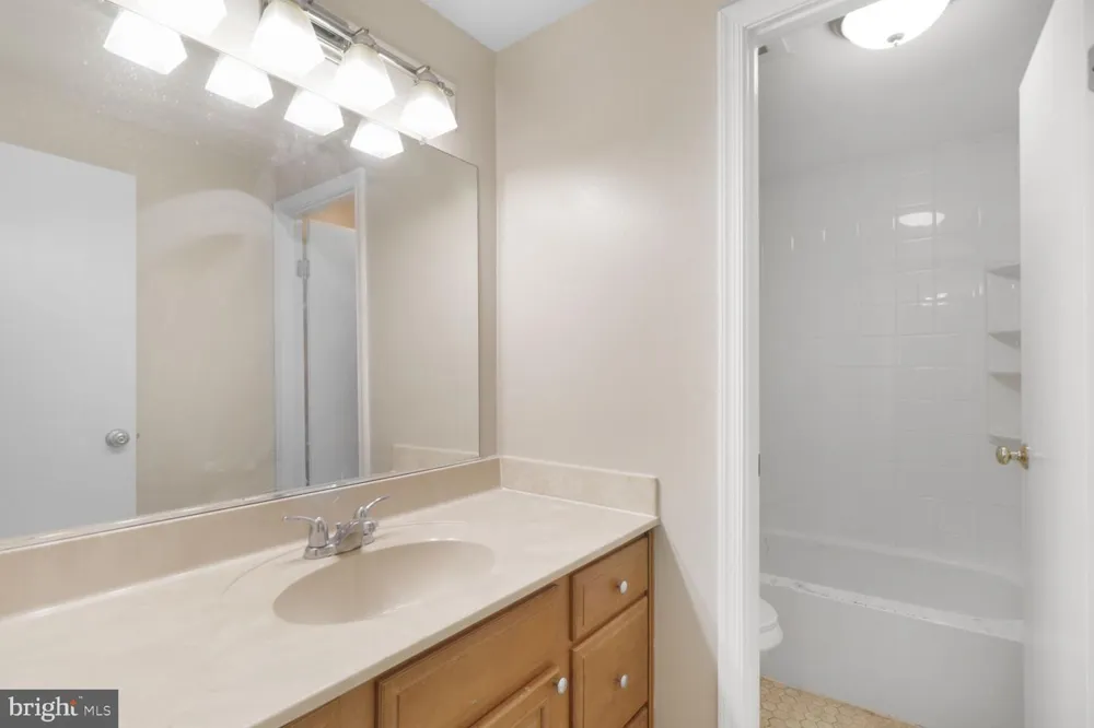 8507 CASTLEMILL CIRCLE Nottingham, MD 21236