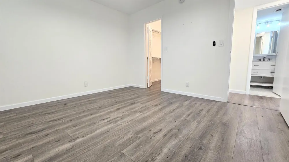 3100 W ROLLING HILLS CIRCLE #609 Davie, FL 33328